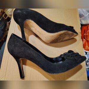 Manolo Blahnik Womens Black Heels Pumps with Flower Accent Size 8.5 / 38.5